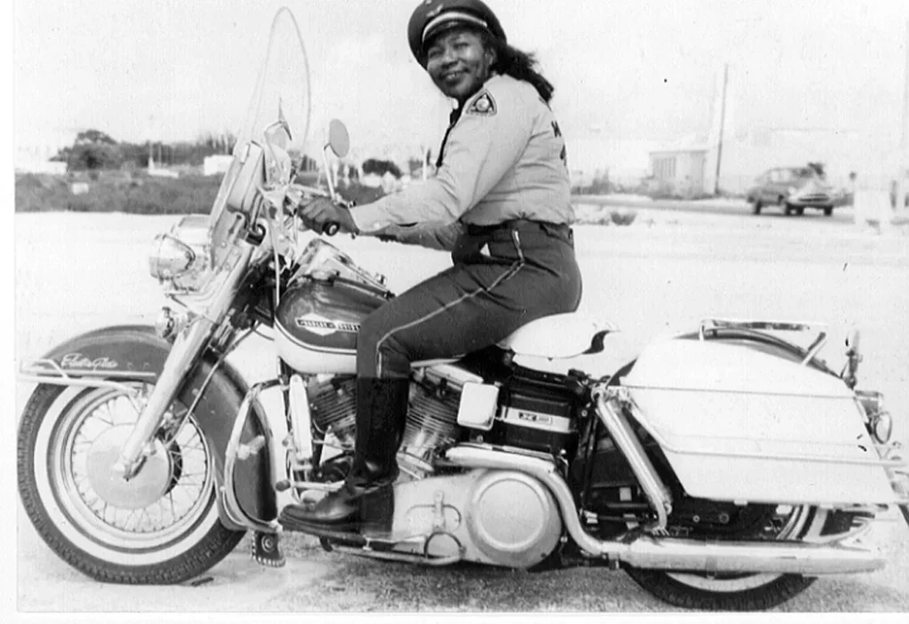 Bessie Stringfield con su Harley-Davidson